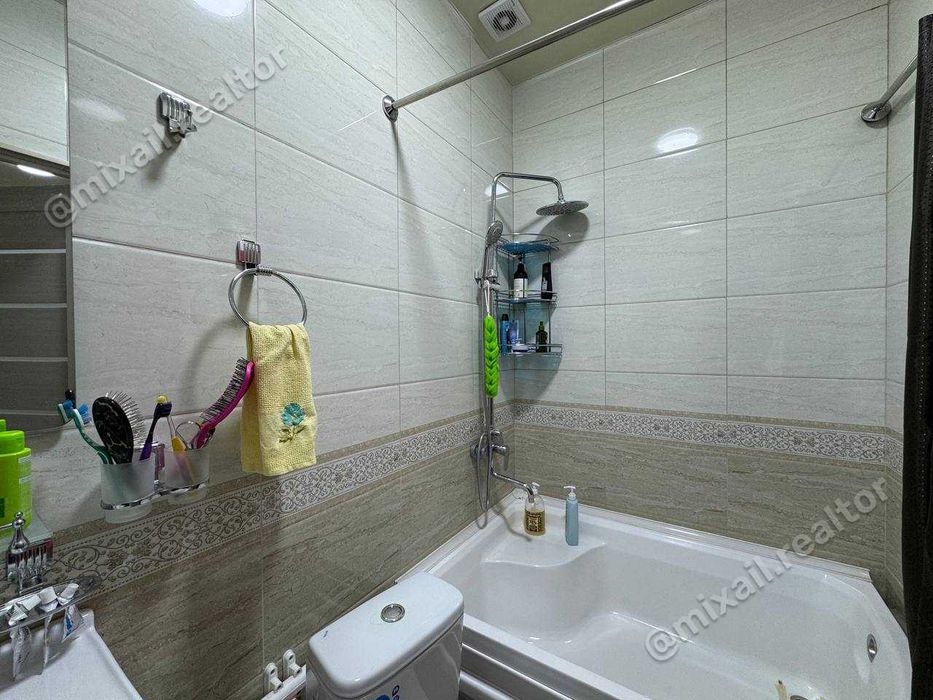 Продается 2-х этажный Коттедж, Мухтара Ашрафий (87648)