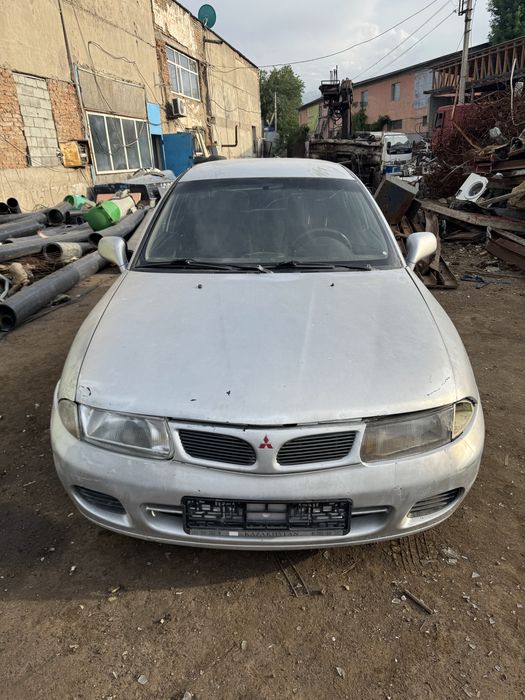 Mitsubishi Carisma 1997 Митсубиси