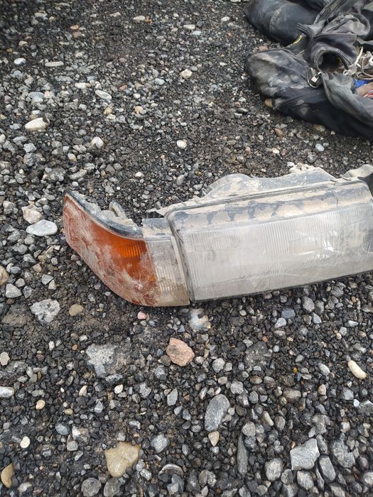 Фара от Мазда 323