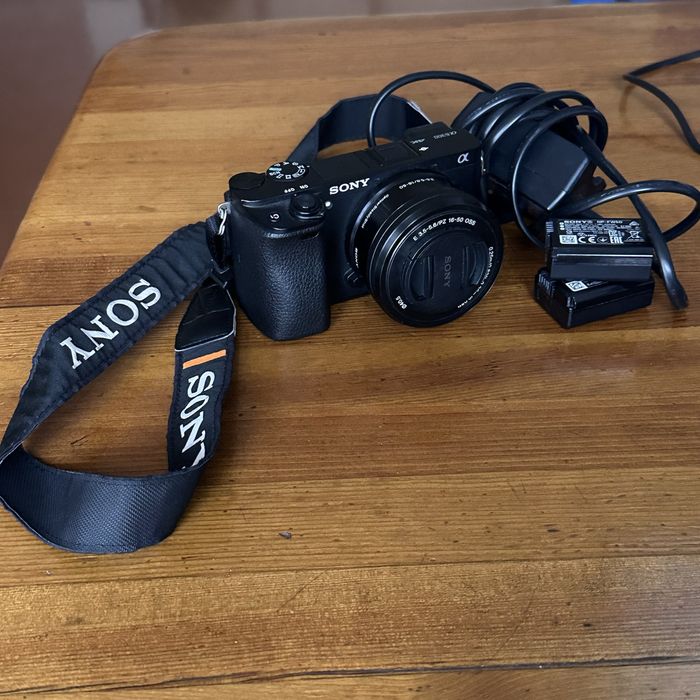 Продаю камеру Sony A6300