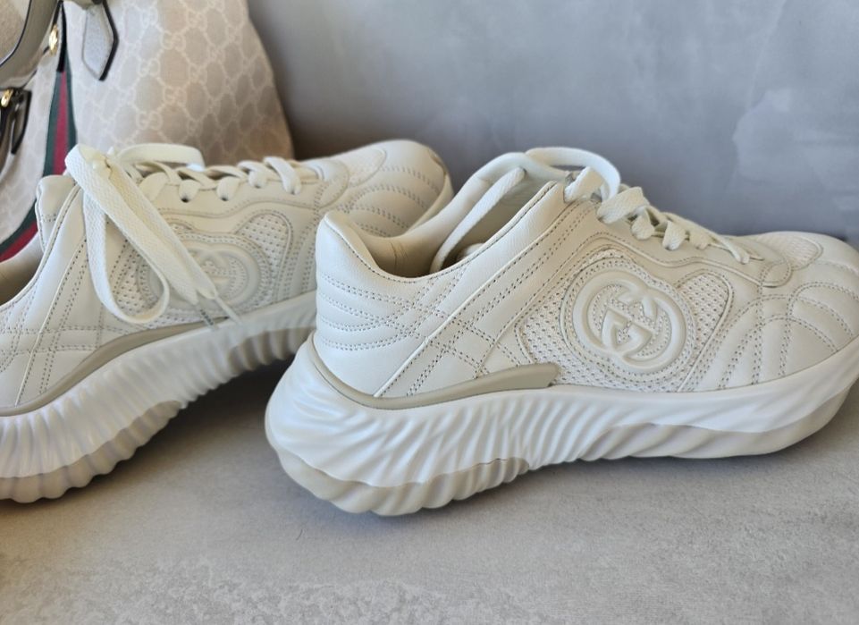 Дамски маратонки в бежаво- два модела