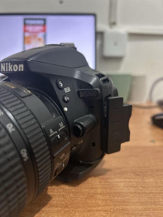 Nikon D5300 обьектив 24-140мм