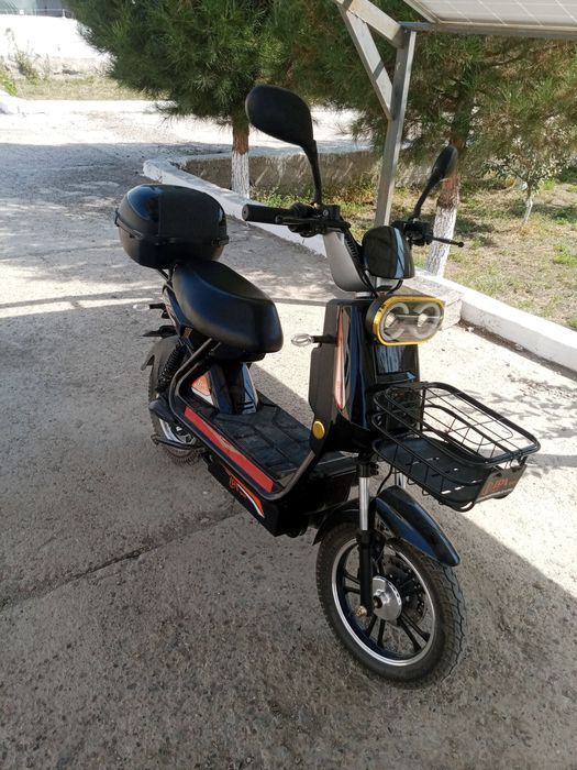 Skuter srochno sotiladi