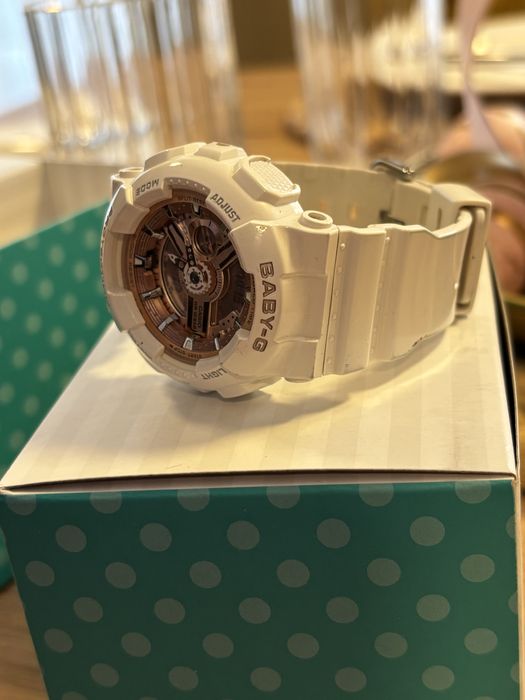 Продавам дамски часовник Baby G