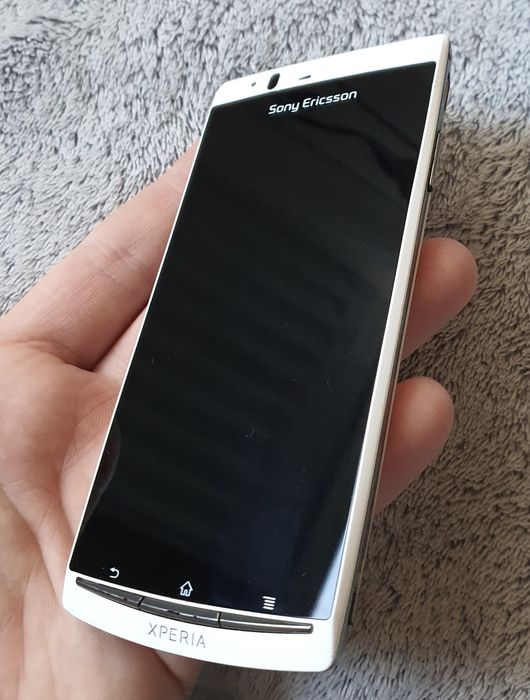 Vând Sony Ericsson LT18i de colectie.