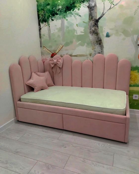 Детская кровать с матрасом