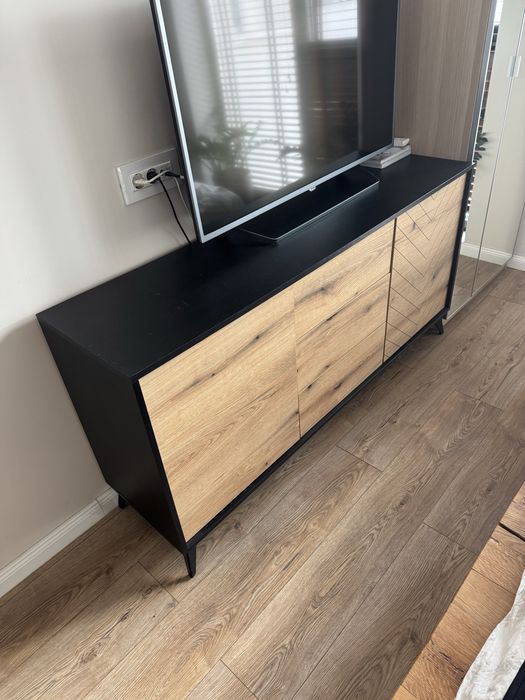 Vand comoda Tv pret-450 ron