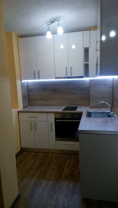 Дава се под наем Двустаен апартамент в Петрич - 70 кв.м за 280.5 € - Снимка #1