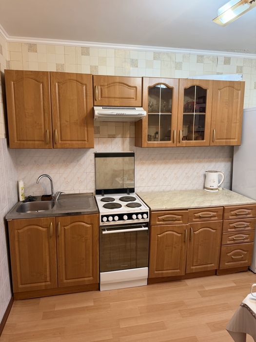 Продантся кухонный гарнитур б/у