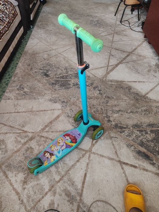 Продам самокат детский