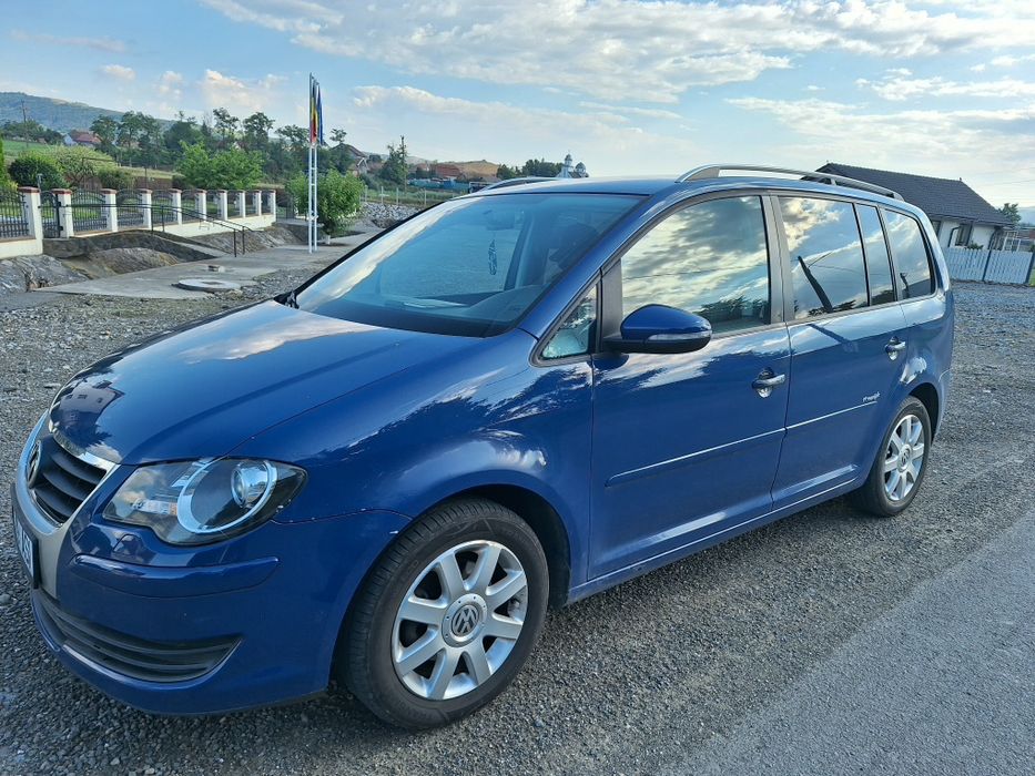 VOLKSWAGEN Touran 2010 — imagine 2