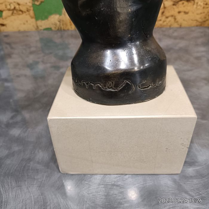 Vînd statueta bronz ion Irimescu
