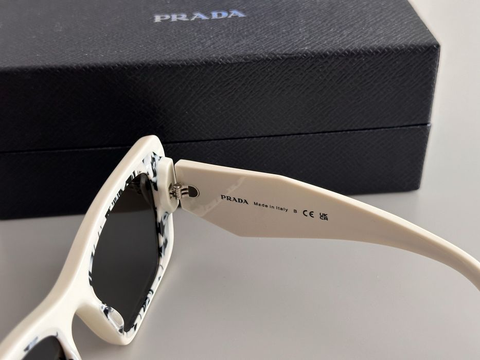 Слънчеви очила Prada