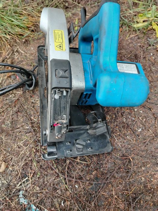 Дисковая пила с лазерным указателем.