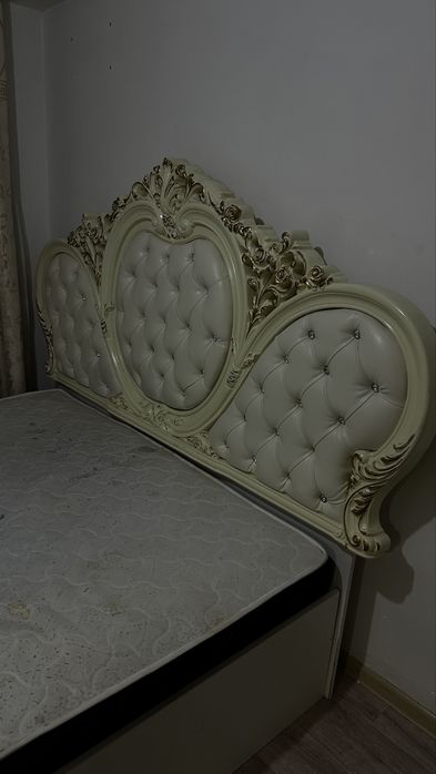 Кровать 200/180 продам с матрацом