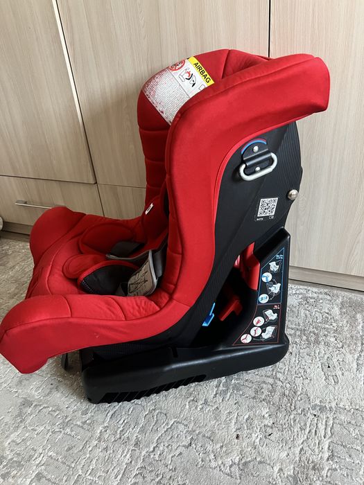 Продам автокресло Chicco