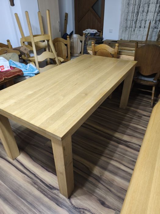 Masă din stejar masiv,impecabilă!