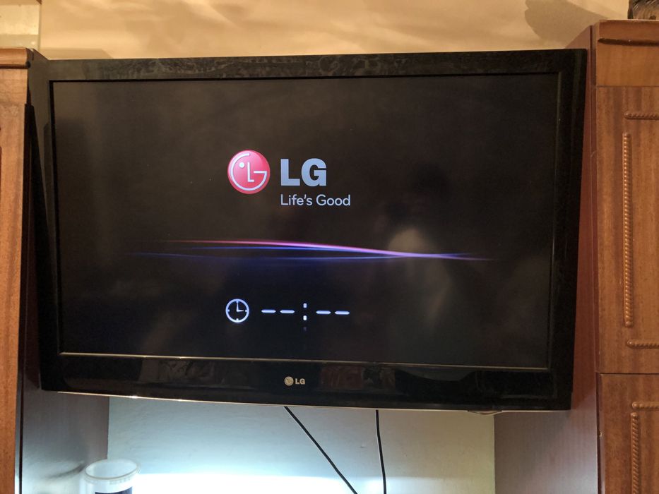 Телевизор LG 120 диагональ