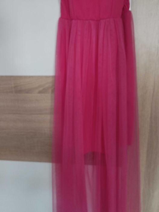 Дамска цикламена рокля с тюл