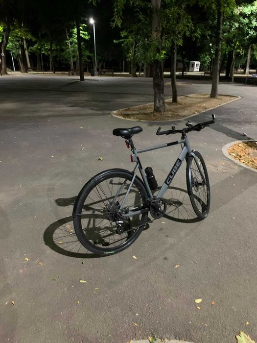 Vând bicicletă Cube