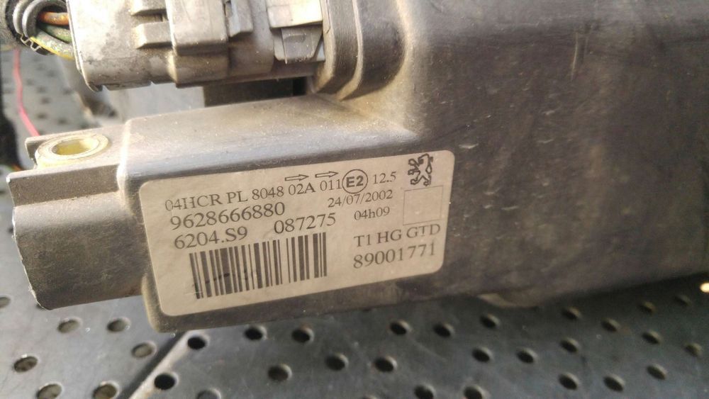 Far stanga peugeot 206 2a c 9628666880