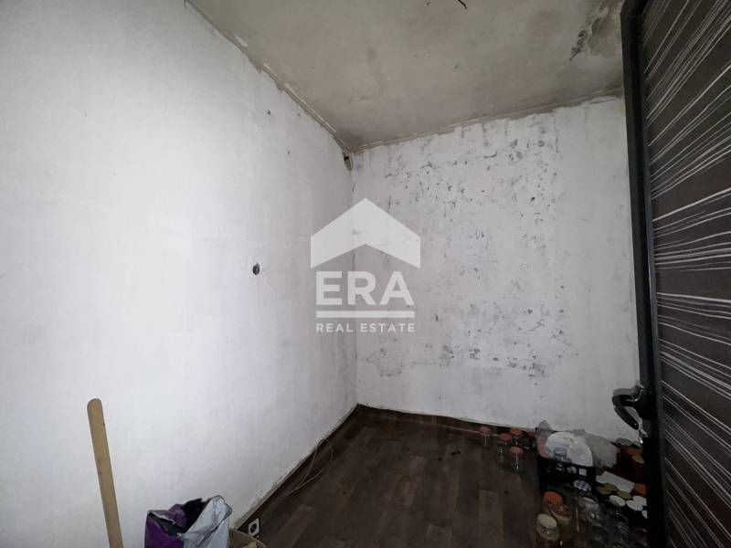 Продава се Промишлена сграда в с. Сталево, Област Хасково - 3000 кв.м за 117 €/кв.м - Снимка #8