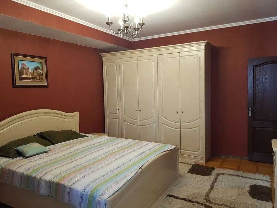 ПАРКЕНТСКИЙ рынок 3х комнатная квартира сдается СРОЧНО