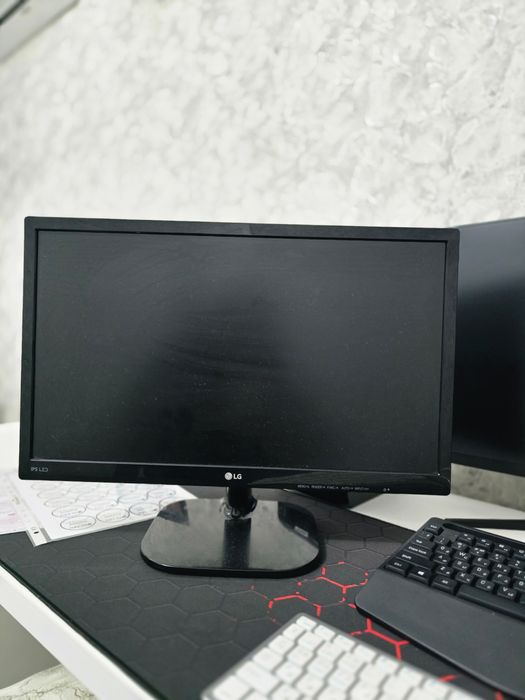 Lg monitor 24 dyum IPS