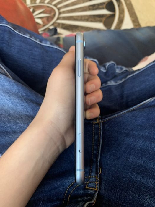 Vand iphone Xr pe piese sau totul complet