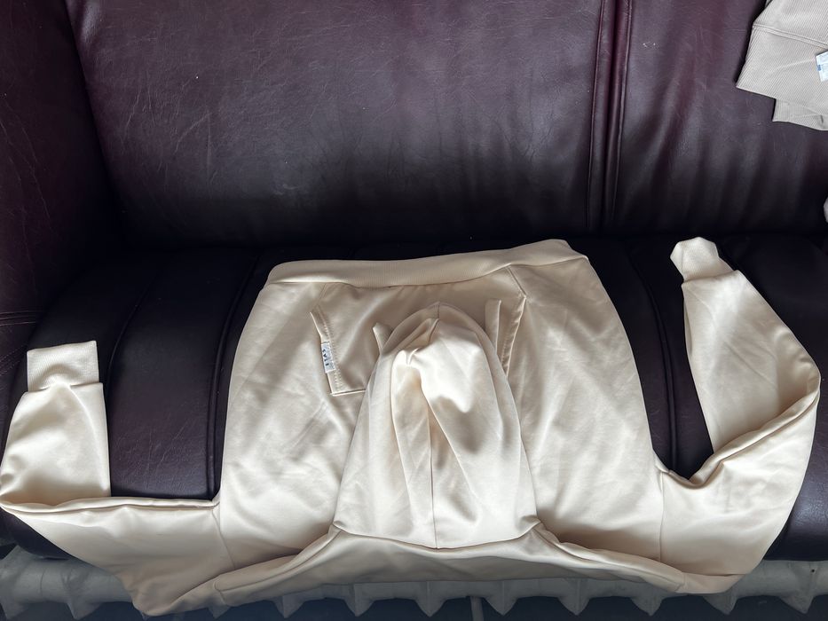 Худи бежевый ,не оверсайз