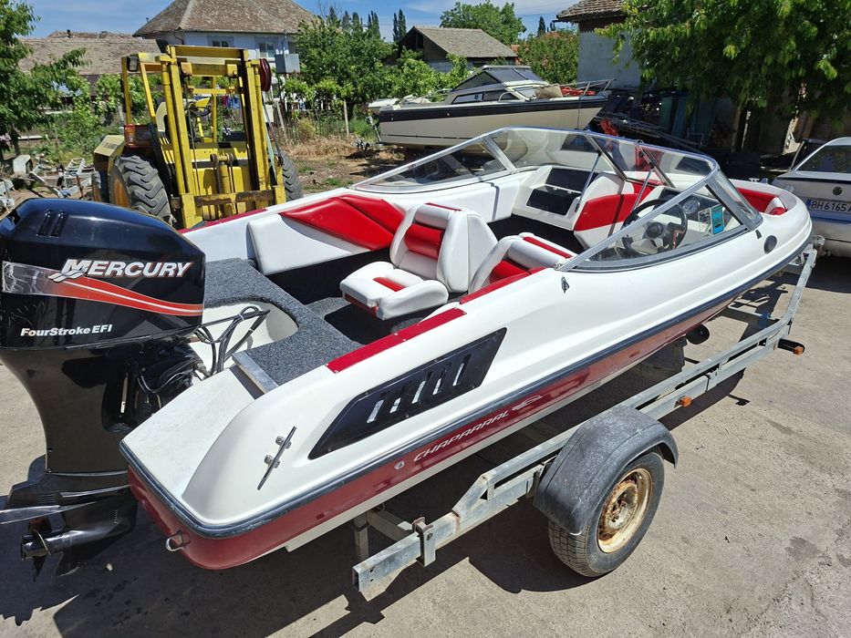 Barca Chaparral Bowrider cu motor Mercury 60 cp  4 timpi EFI