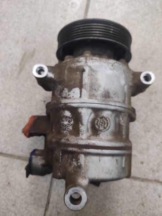 Компрессор кондиционера VAG