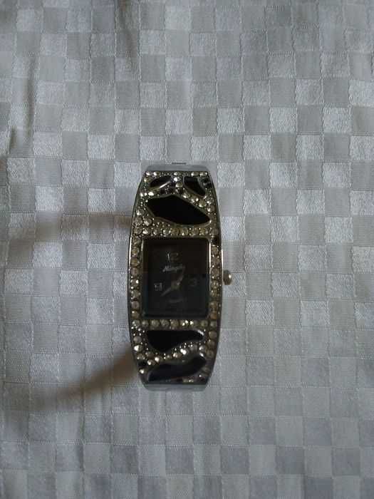 Часовник Mingdu-,нов