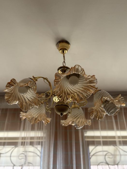 Люстра сатамын, б/у, жаксы сакталган. ……………..