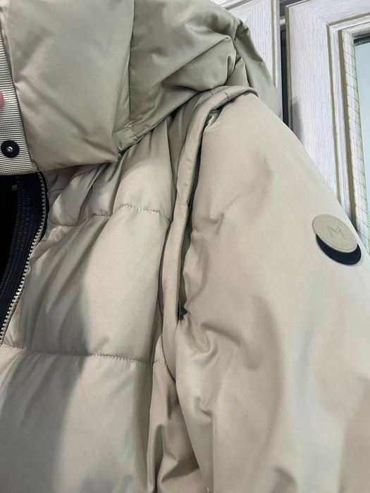 Продам 2 женских пуховика