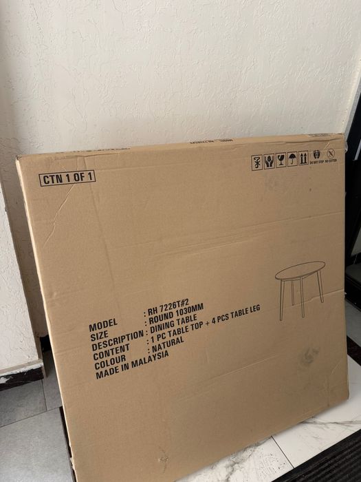 Продаю бу стол и стулья