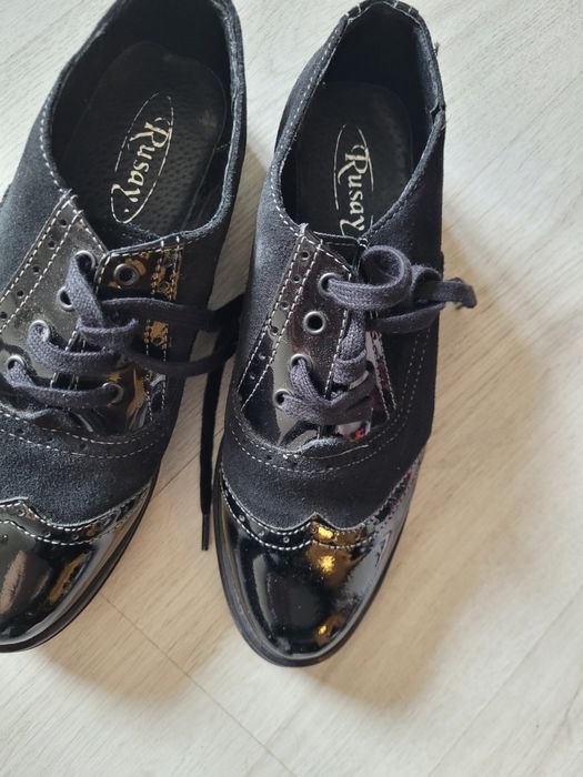 Pantofi dama piele lacuita și întoarsă