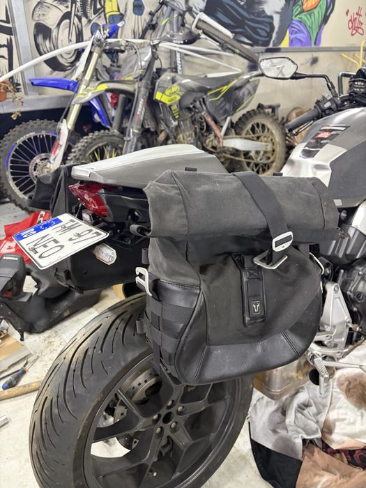 Genti + suporti sw motech legend gear honda cb 1000r neo