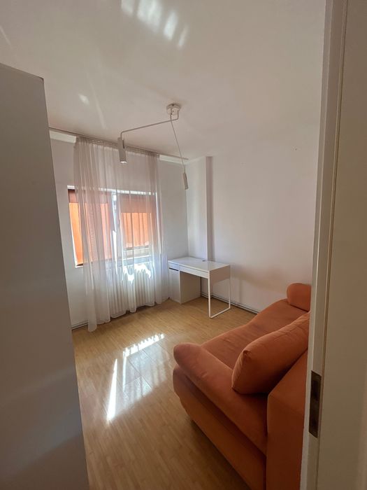 Apartament spre inchiriere zona Cetate liceul sportiv