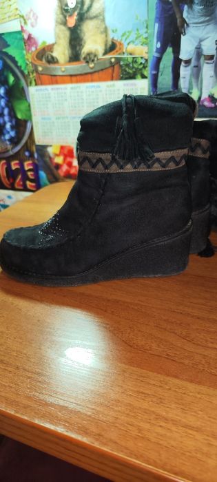 Ботинки женские          .