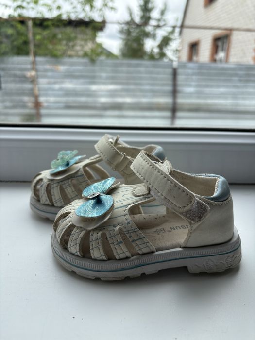 Босоножки для девочек 1,5–2 лет