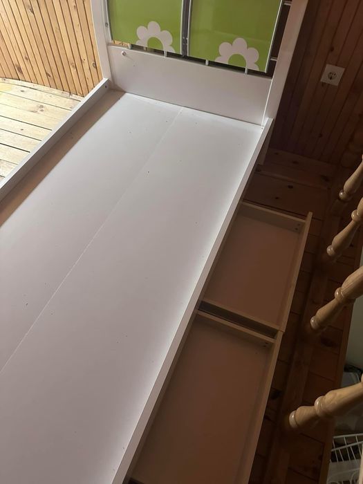 Детско легло, гланц