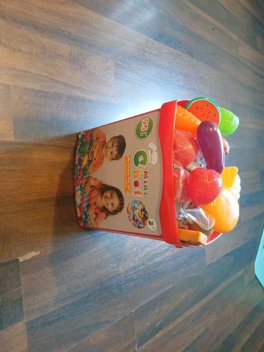 Cutie cu alimente plastic