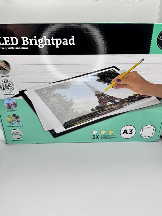 LED Brightpad XL- светлинна подложка за рисуване,скици,размер A3! Нова