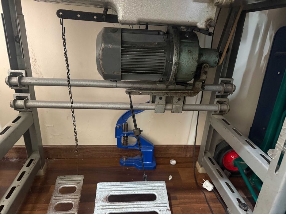 Швейная машина 23 класс (Подольск 3823) — Шьет всё!