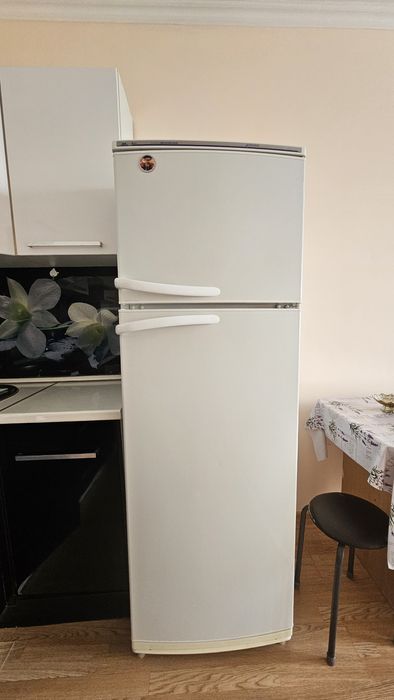 Продам срочно холодильник Атлант