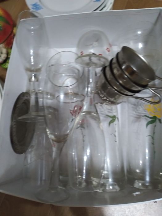 Много посуды за все- 10тыс.