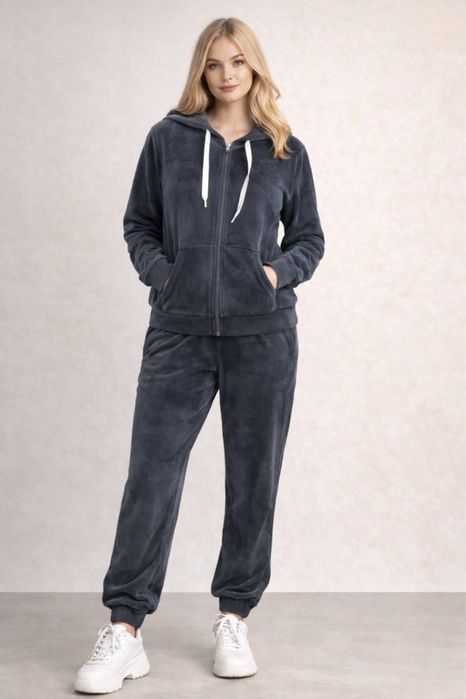 Дамски екипи кадифе от с до 3хл