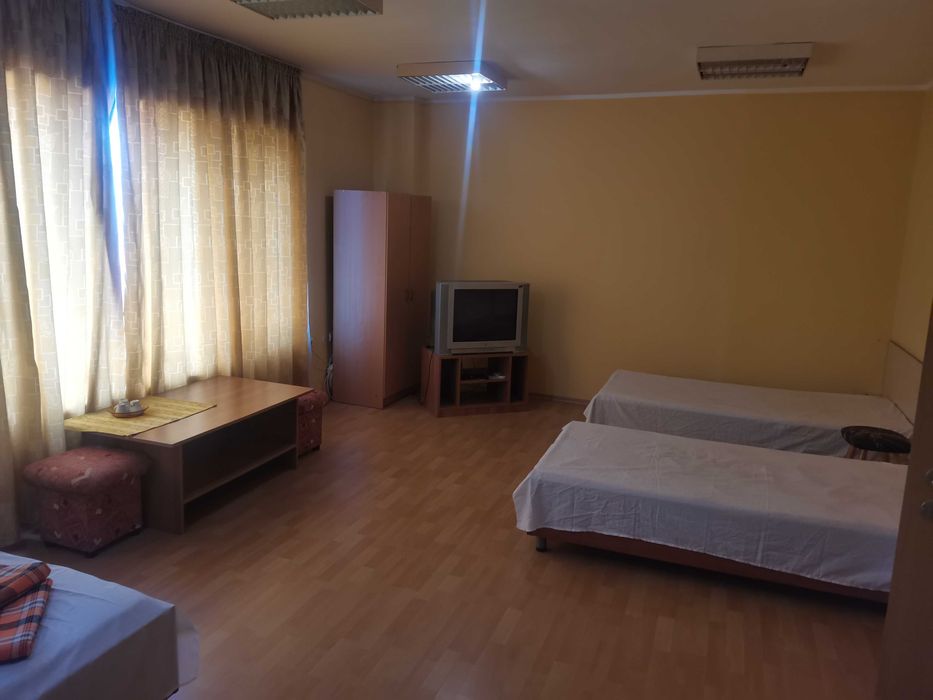 Дава се под наем Двустаен апартамент в Бургас, Победа - 50 кв.м за 153 € - Снимка #2