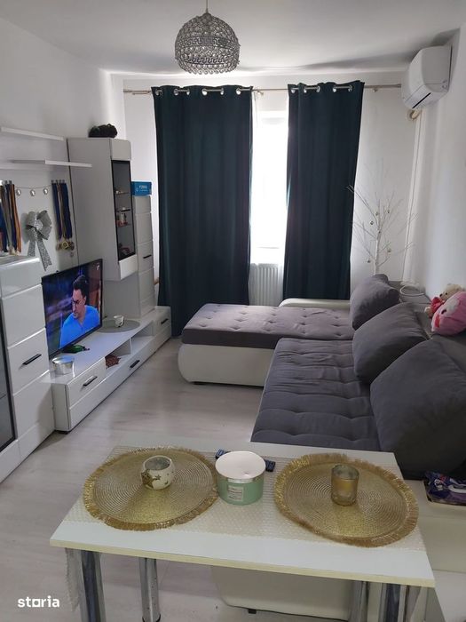 De inchiriat apartament 3 camere